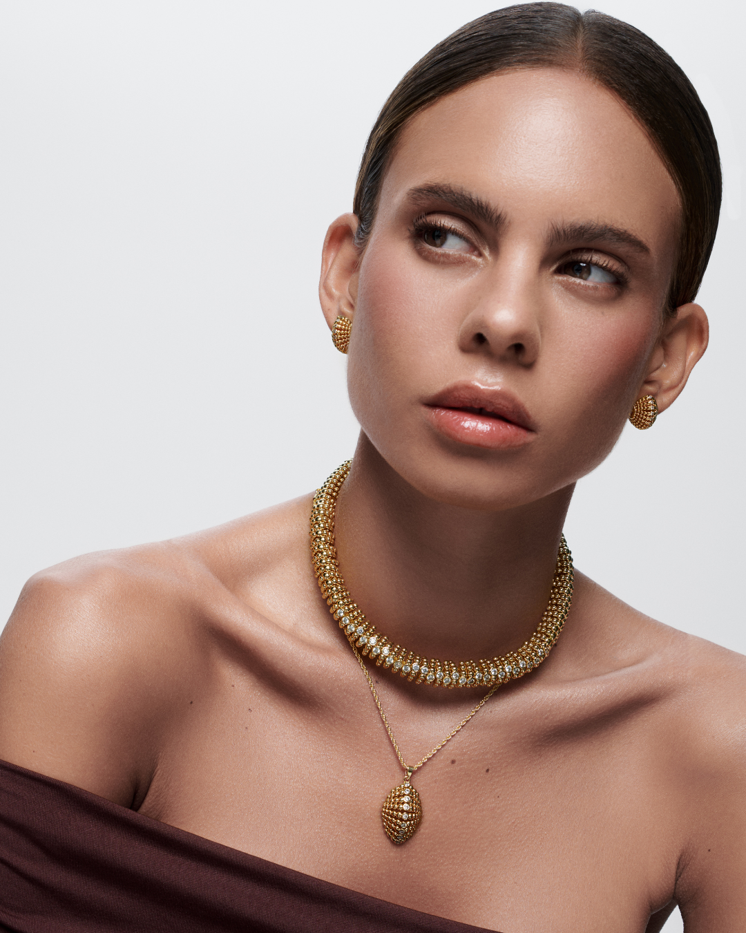 Celestial-inspired gold necklace from the Ravi Lune Collection