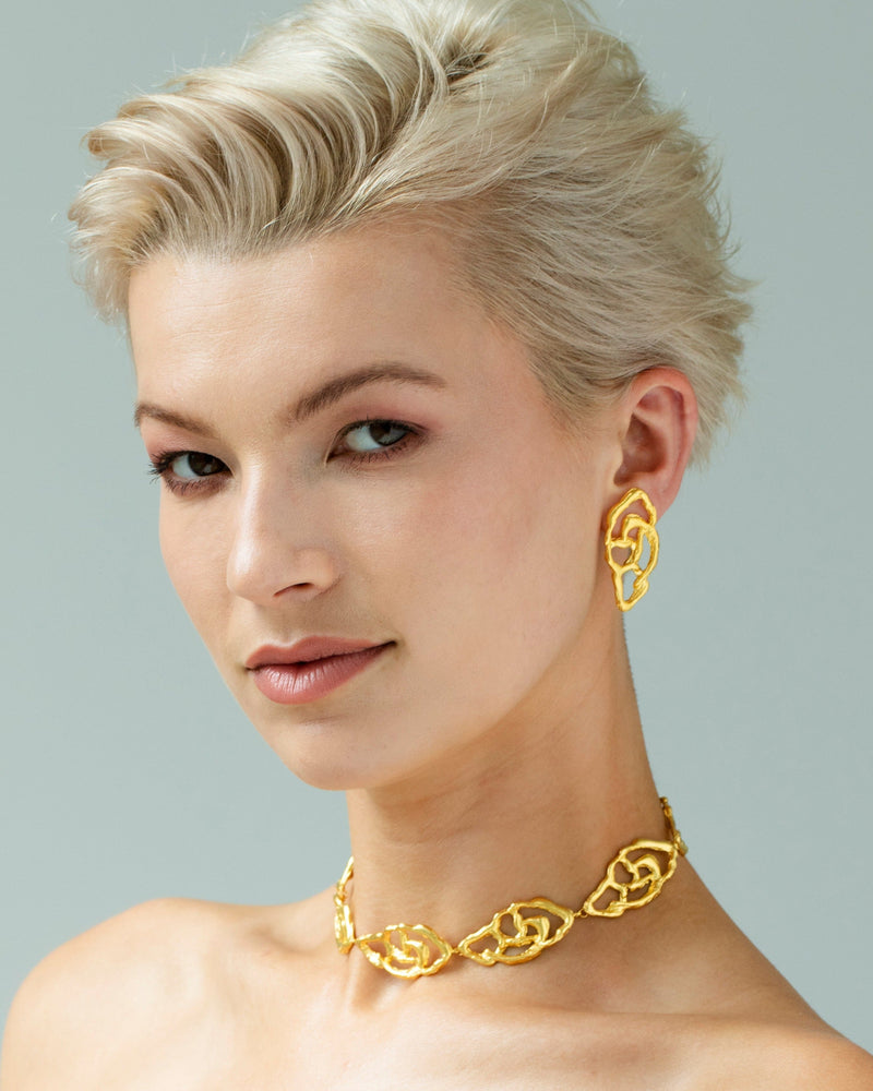 Minimalist gold necklace for everyday wear