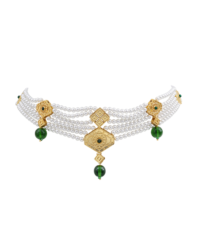 Handcrafted pearl necklace with emerald accents