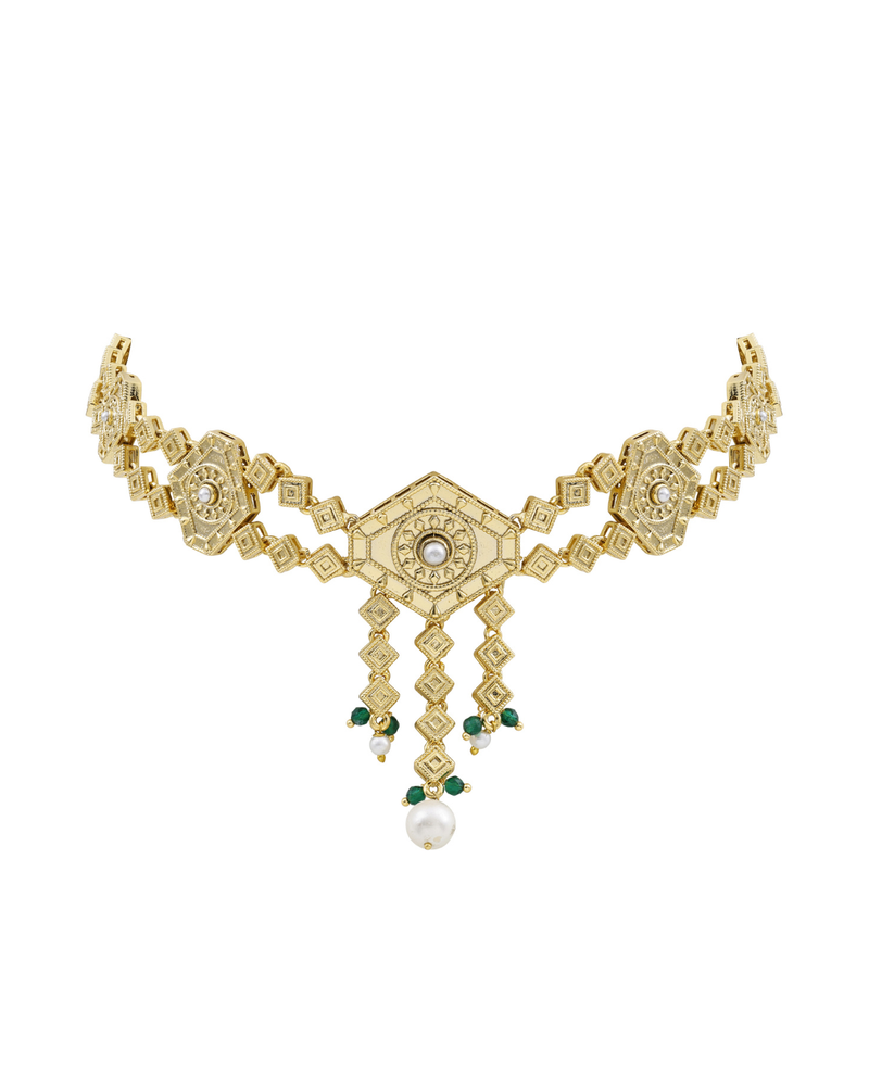 Elegant gold and pearl choker