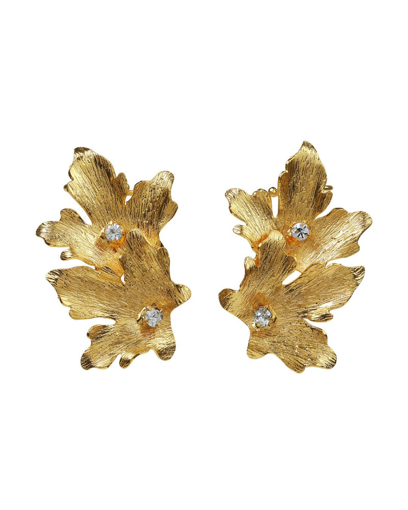 Chunky gold vine leaf ear cuff with bold, non-pierced design—ideal for women who love statement jewelry and standout ear accessories