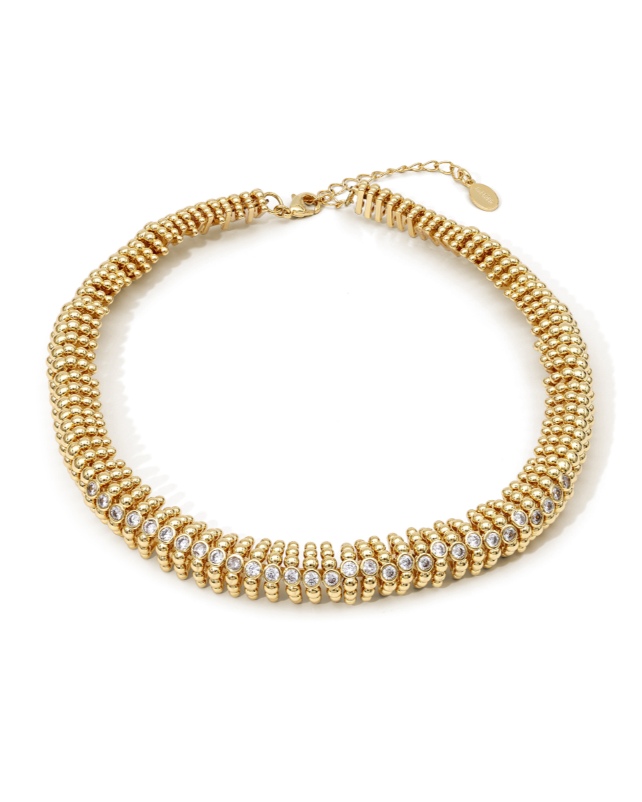 Delicate gold fashion necklace that exudes confidence and control