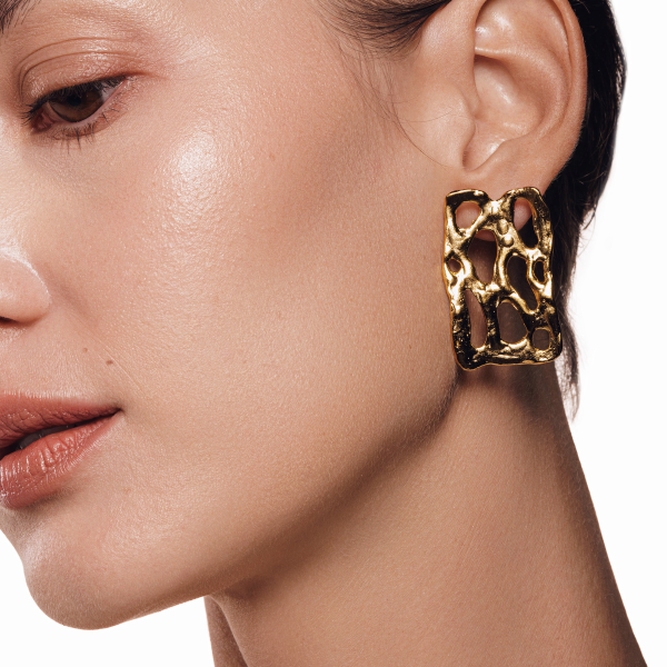 Gold geometric drop earrings – embossed 24K fashion accessory 