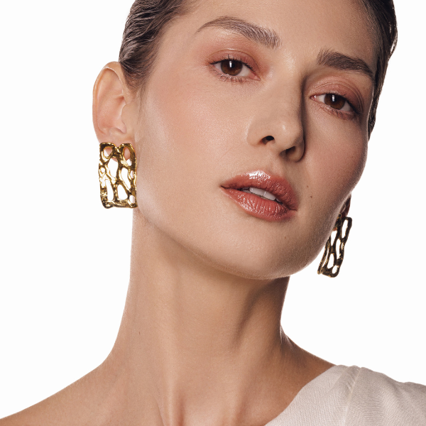 Elegant gold-plated earrings – embossed geometric design