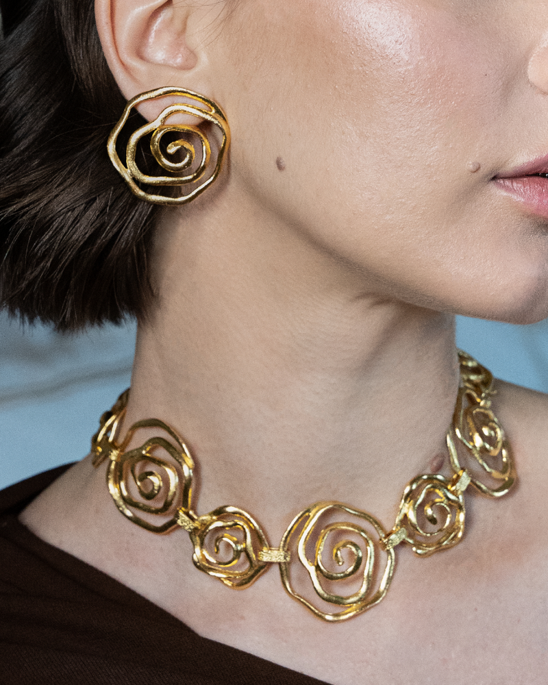 Abstract floral choker with gold finish