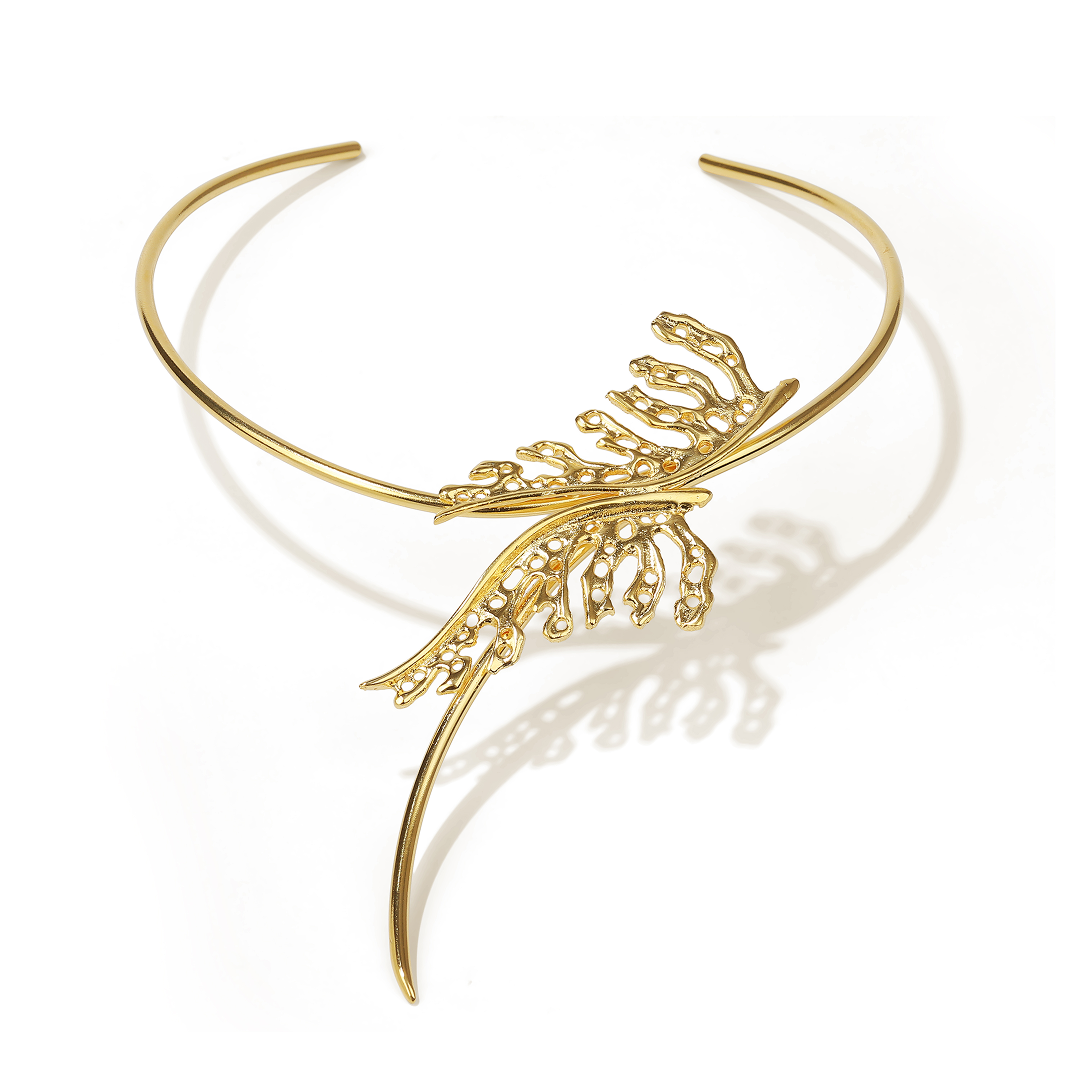 Gold collar necklace with leaf design