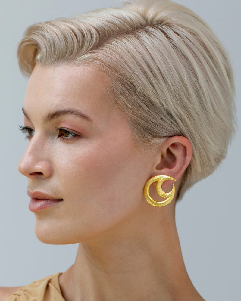Sculptural gold earrings for women