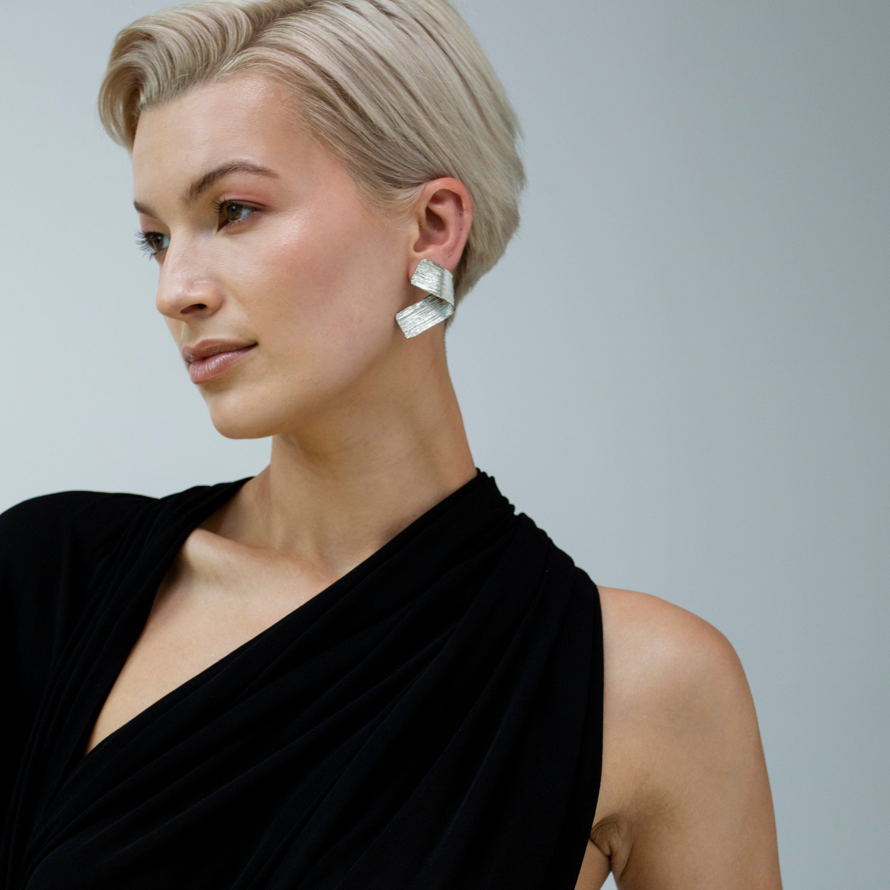 Lynyer statement earrings gold tree nature handcrafted