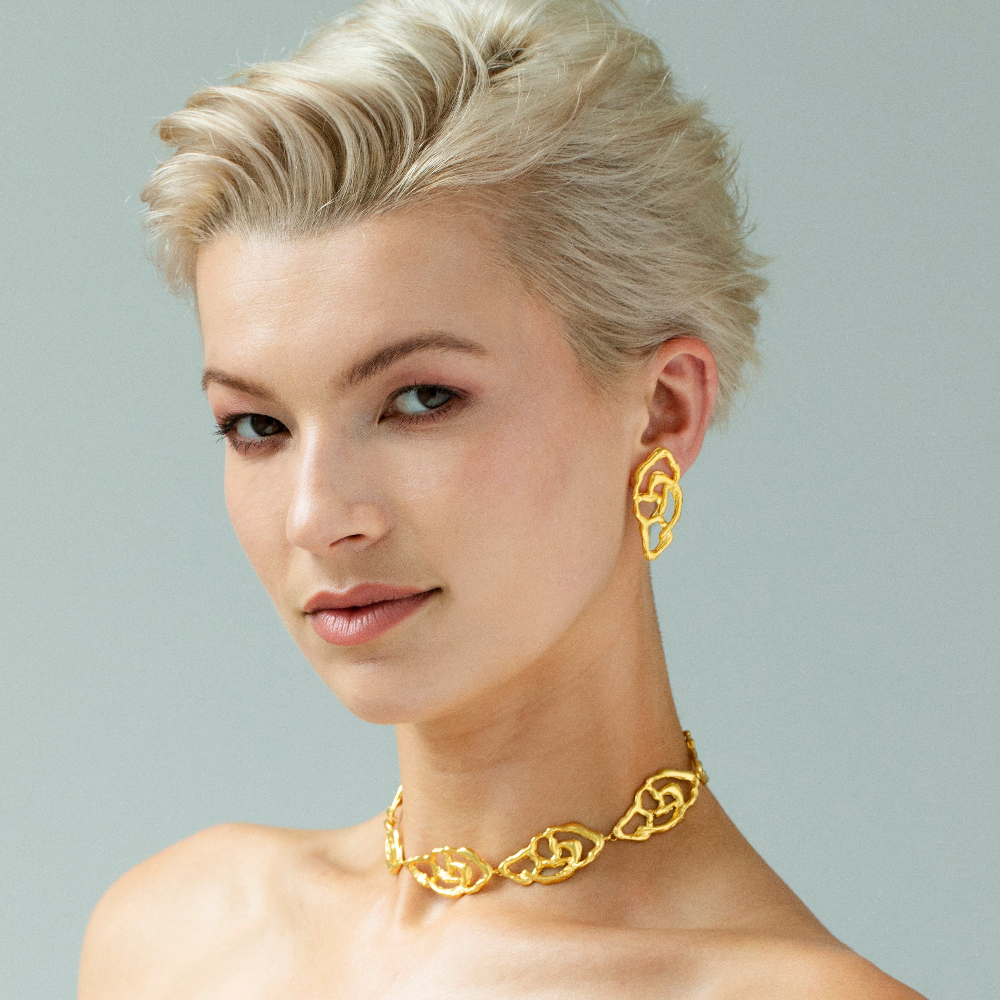 lynyer botanical statement goldplated earrings set