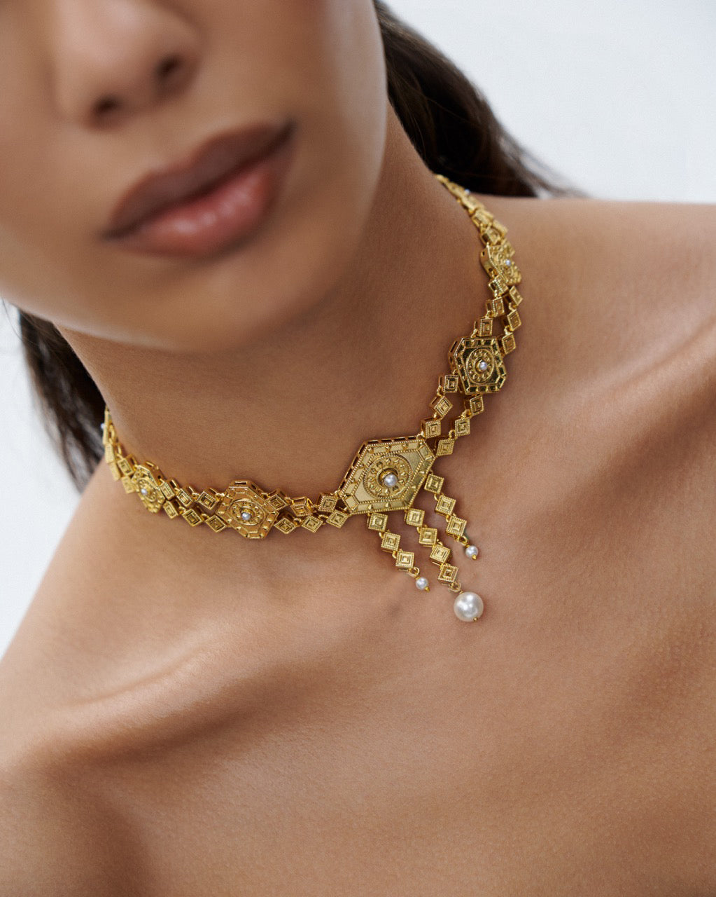 Kanz Chandelier Choker