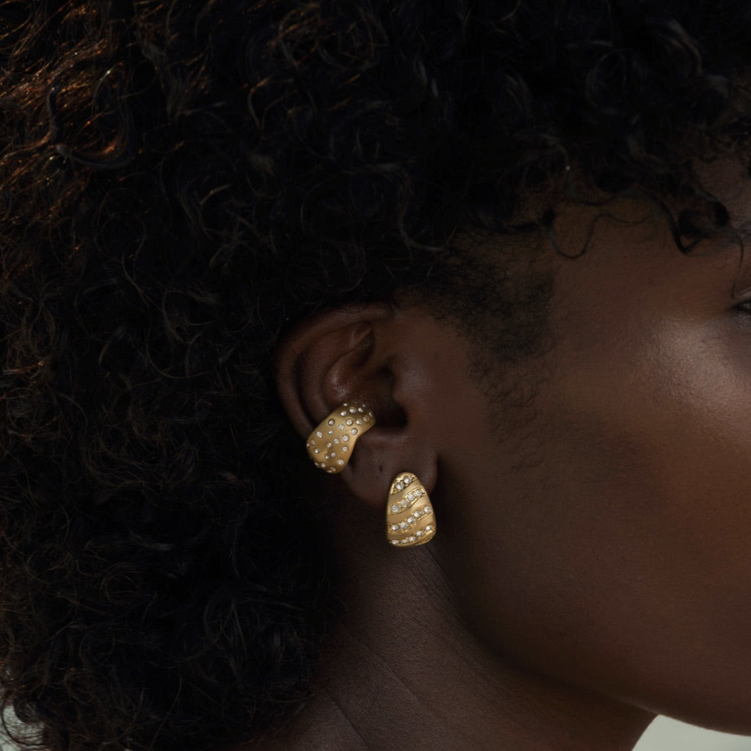 Aurora Dust Earcuff