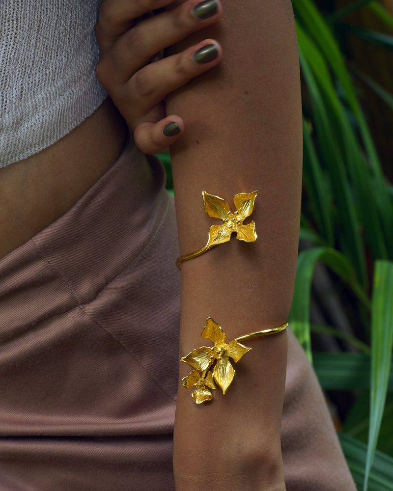 Sculptural gold bracelet perfect for events