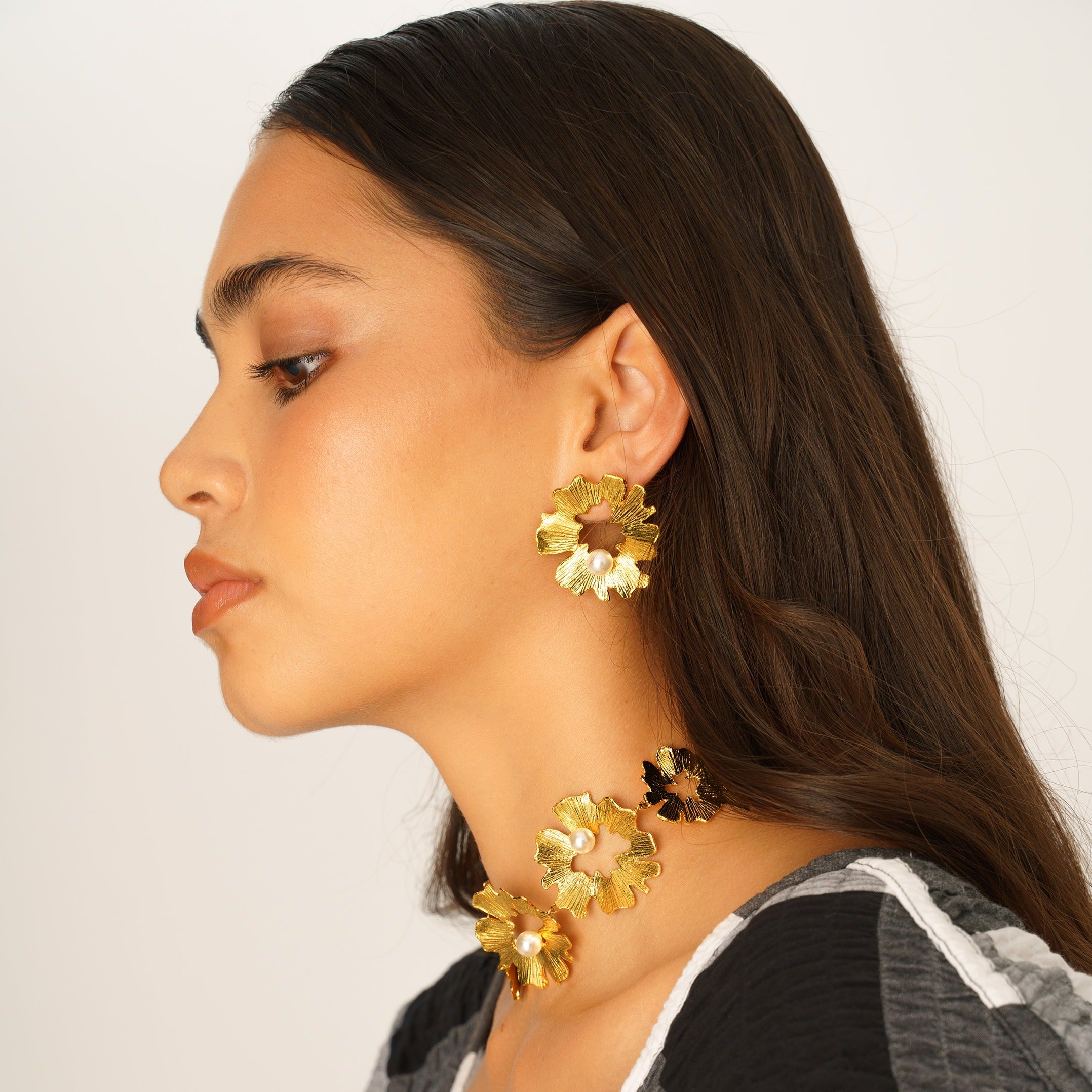 Gaia Pearl earrings gold handmade nature jewellery lynyer